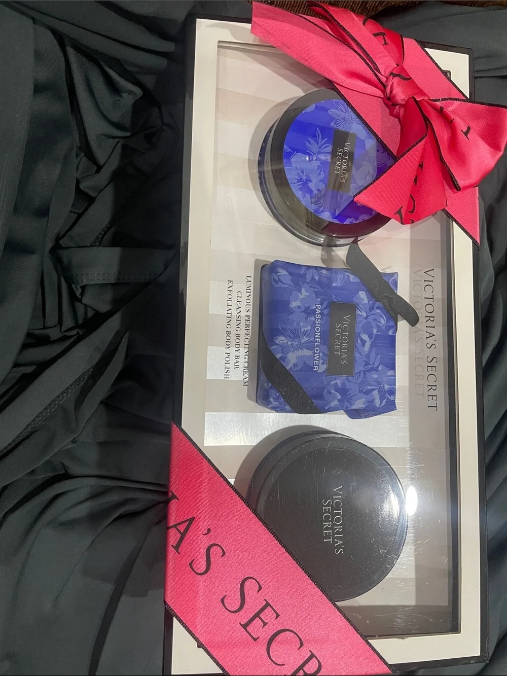 Victoria's Secret Bath & Body Gift Set - Blue with Pink Bow